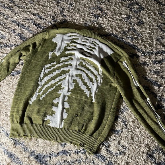 Y2K style heavy fall crew neck with skeleton - Picture 2 of 4